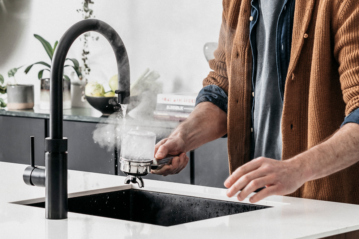 Water into watercup straight from the tap for Superkop non-electric espresso machine